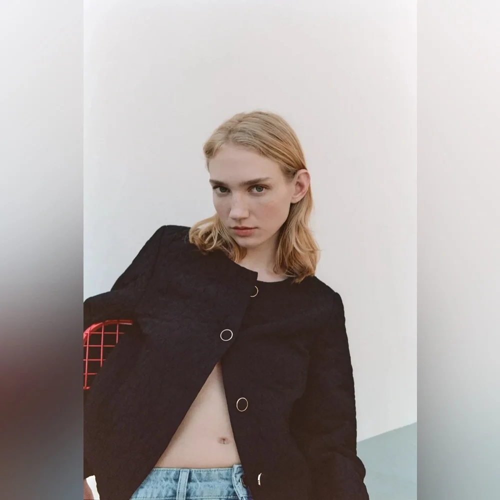 Zara round neck